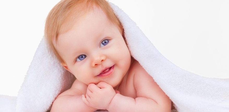 Bebeklik döneminde B12 vitamini önemli.