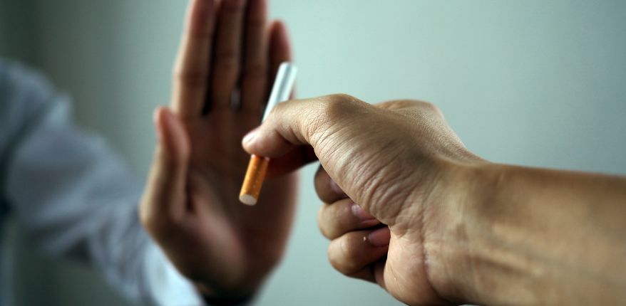 Sigara içen kişilerin gırtlak kanserine yakalanma riski daha fazla