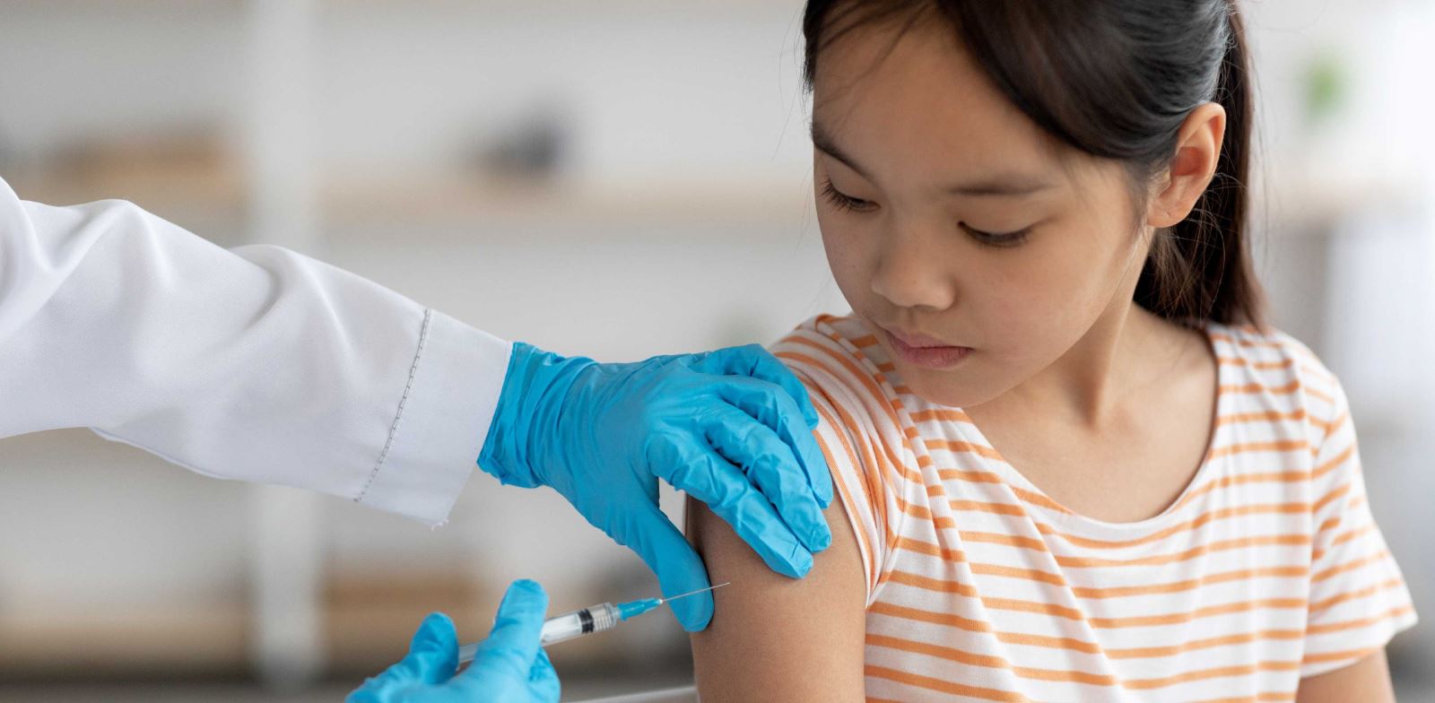 Hpv aşısı 9 yaşından itibaren uygulanabilir.