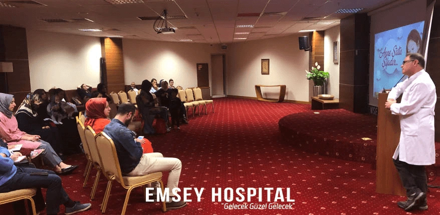 Emzirme haftasında hekimleri ve aileleri bir araya getirdik.